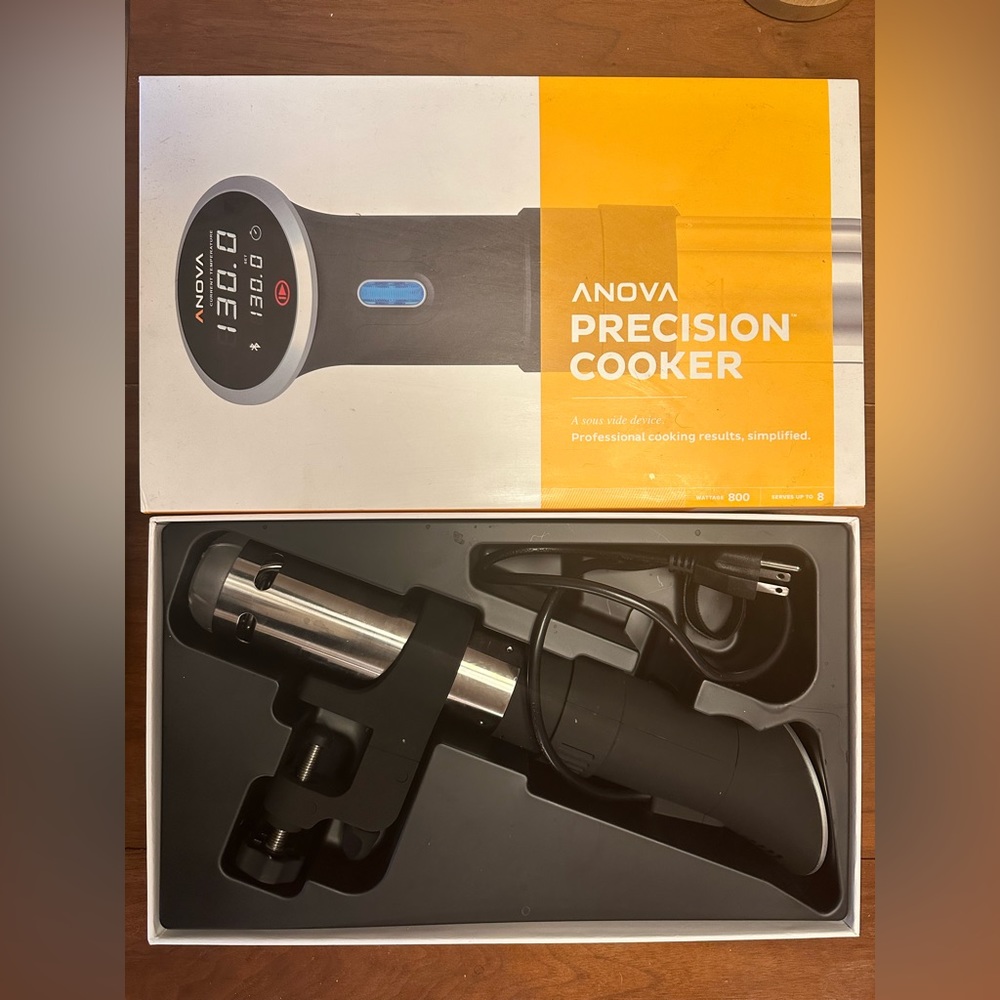 Anova Culinary Sous Vide Precision Immersion Cooker Bluetooth 800W + Accessories
